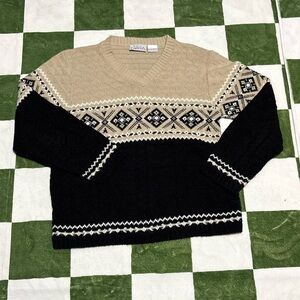 Women’s M Vintage Basic Editions Knit V-Neck Sweater